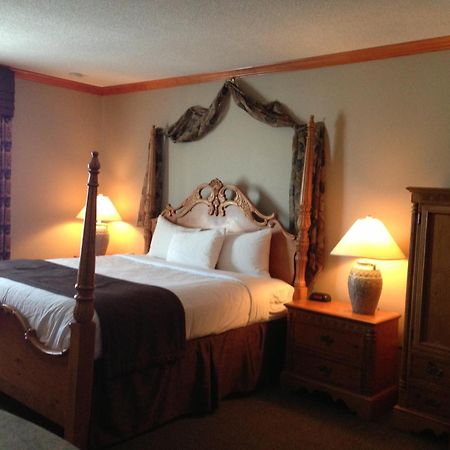 Petawawa River Inn & Suites Extérieur photo
