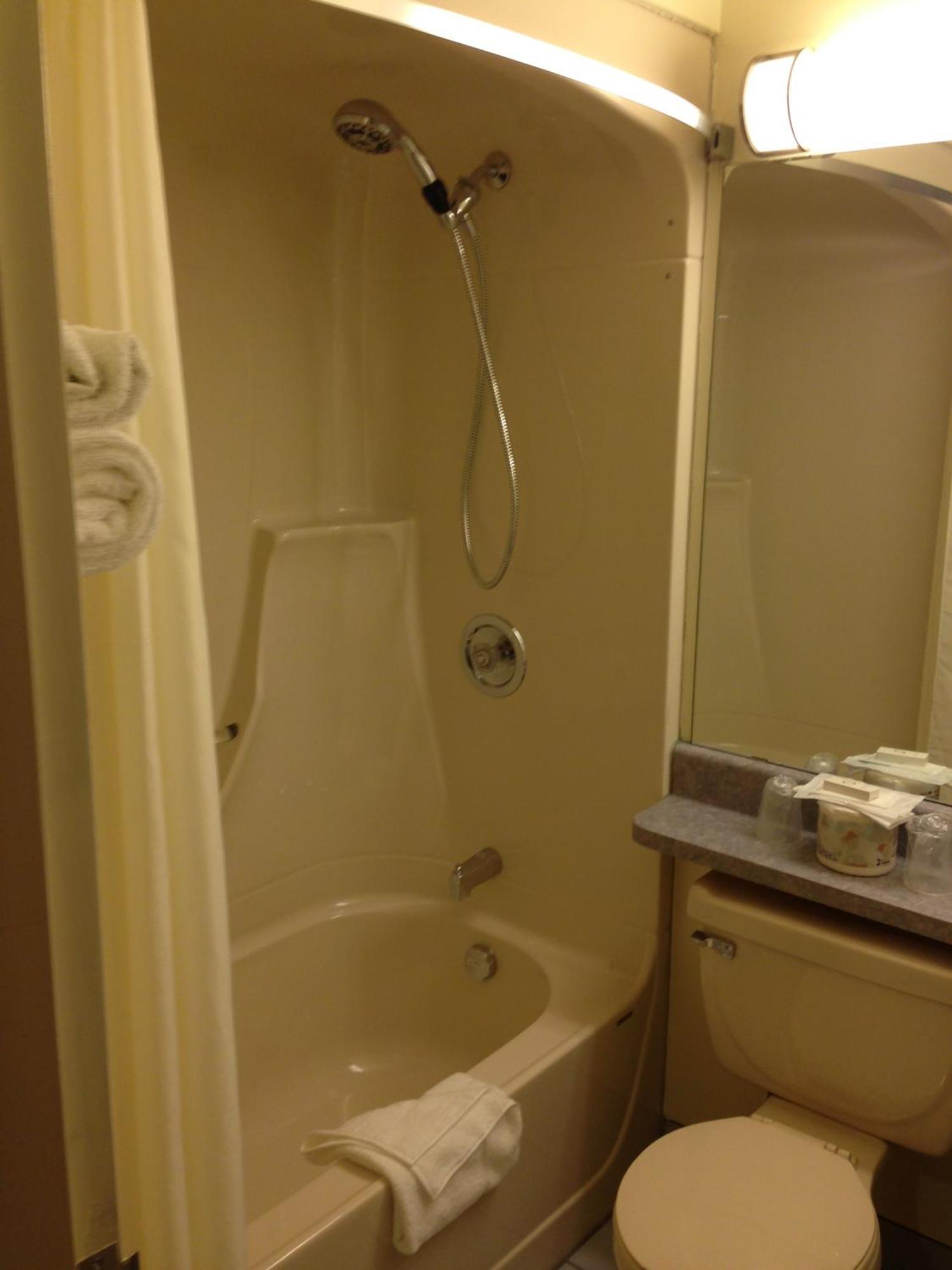 Petawawa River Inn & Suites Extérieur photo