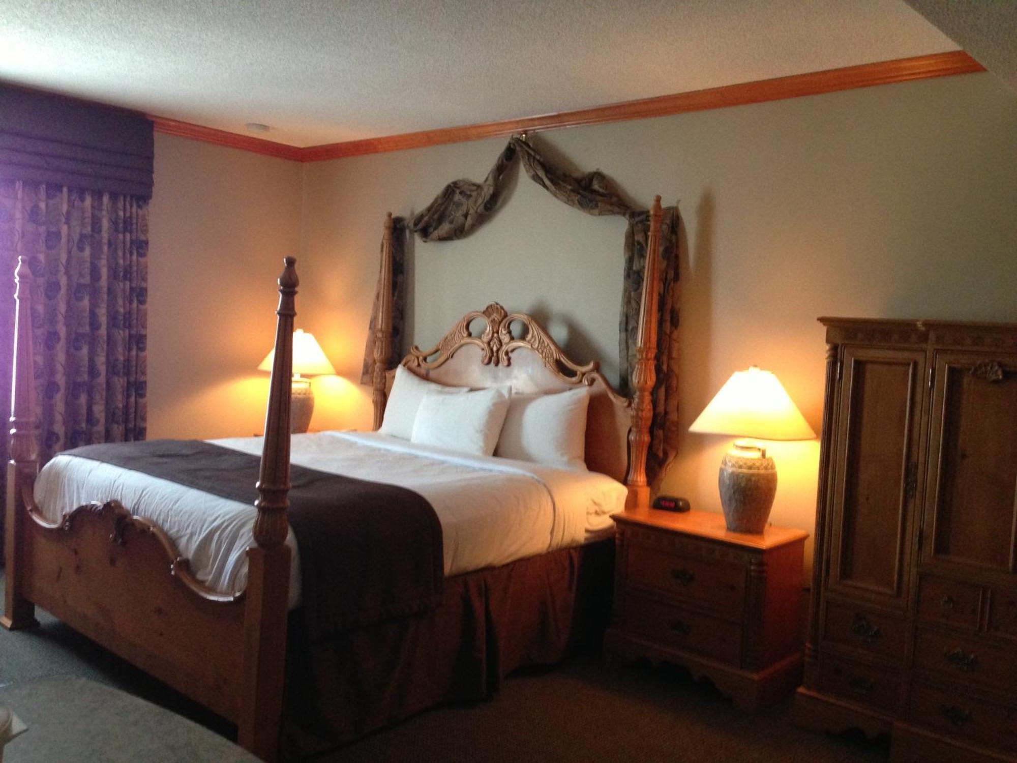 Petawawa River Inn & Suites Extérieur photo